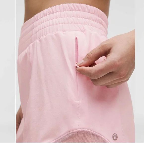 Lululemon🍋 High Rise Pink Organza Hotty Hot Shorts Size 8 NWT 4” Inseam - Picture 4 of 12